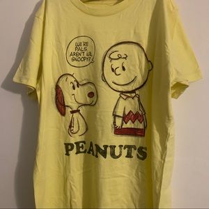 UNIQLO snoopy tshirt